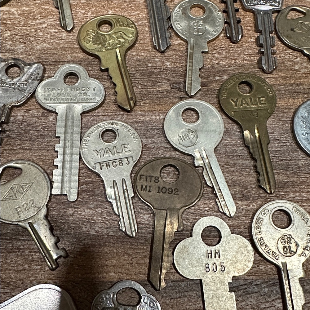 Vintage Key Collection - Picture 6 of 8